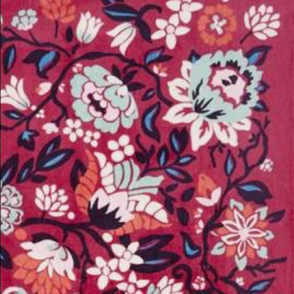 Vera Bradley Bloom berry throw blanket - Picture 5 of 5
